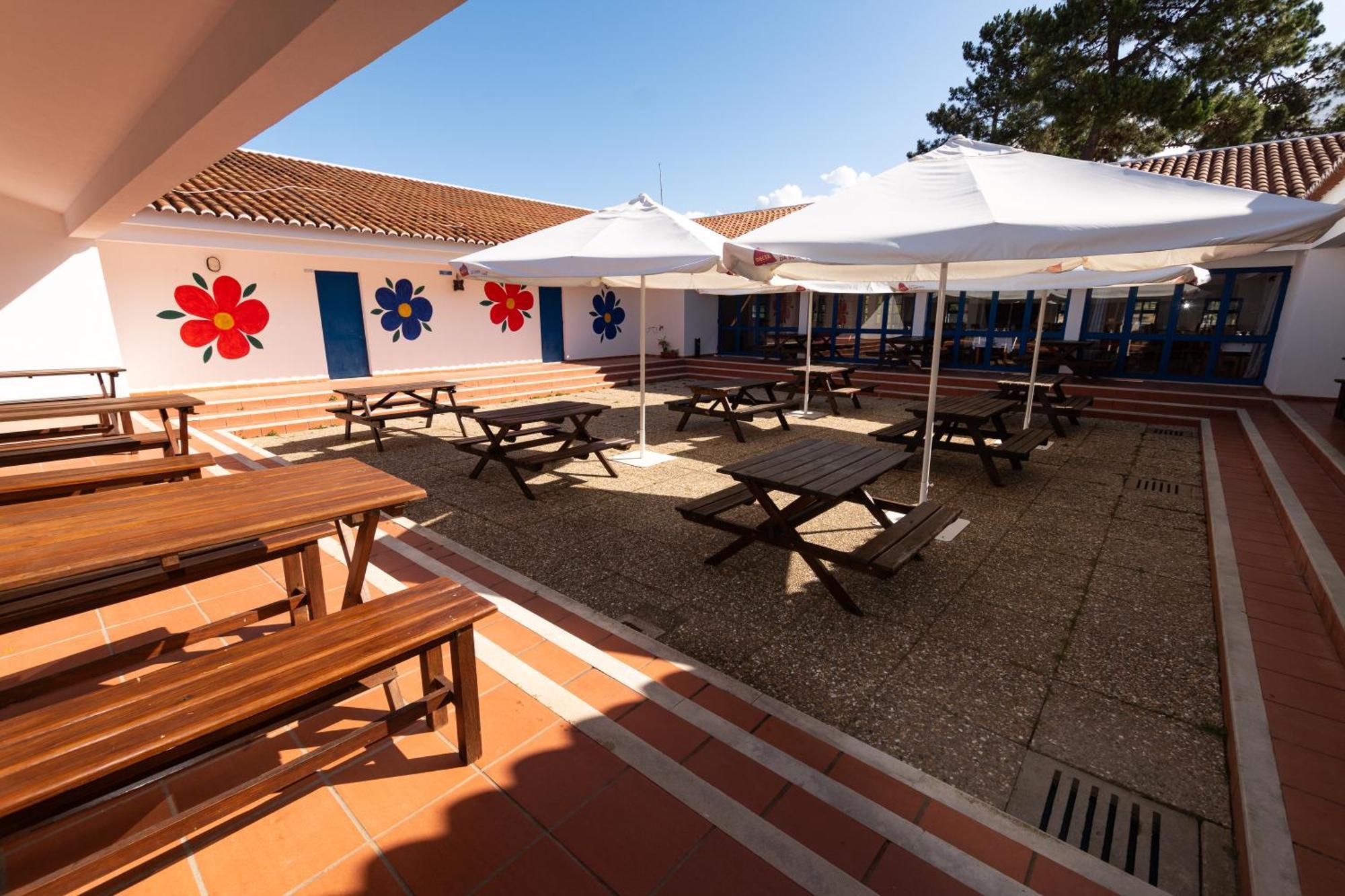 Parque De Campismo Orbitur Sitava Milfontes Hotel Malhadinhas Buitenkant foto