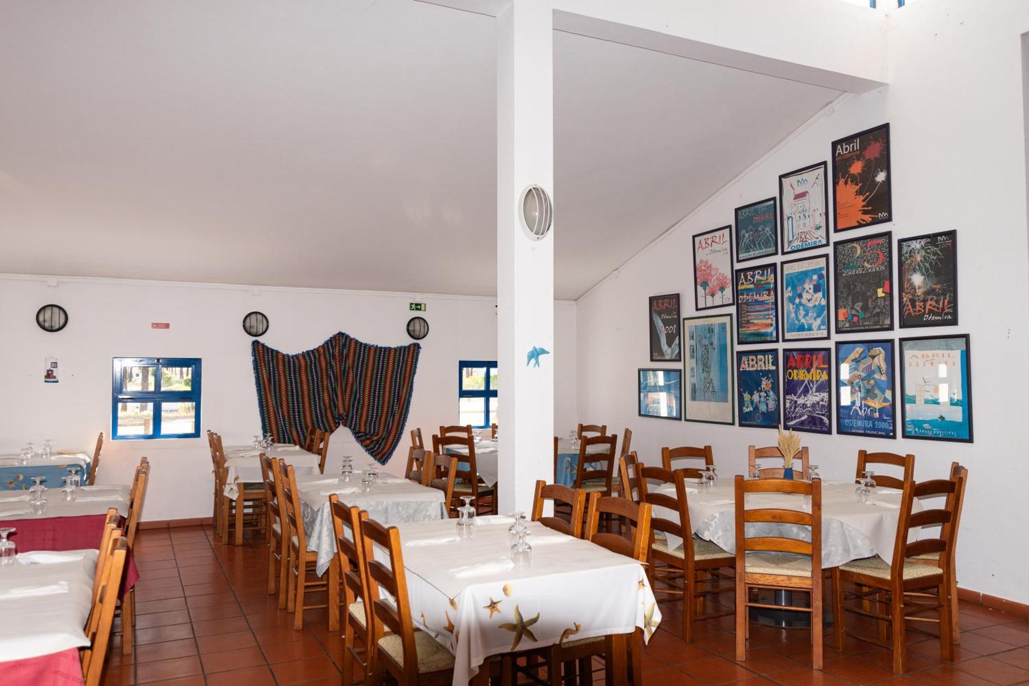 Parque De Campismo Orbitur Sitava Milfontes Hotel Malhadinhas Buitenkant foto
