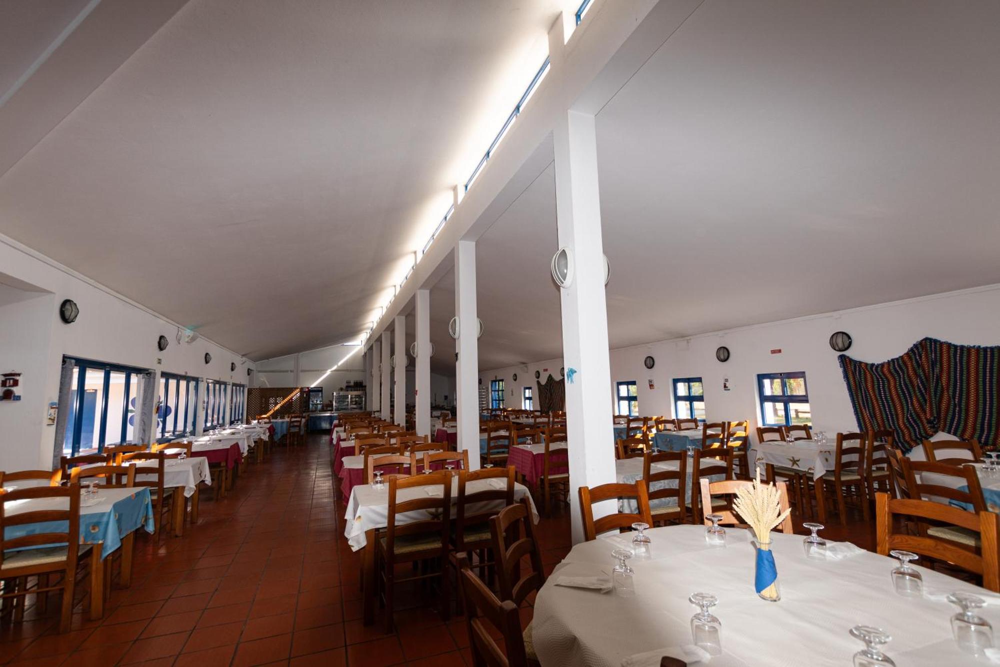 Parque De Campismo Orbitur Sitava Milfontes Hotel Malhadinhas Buitenkant foto