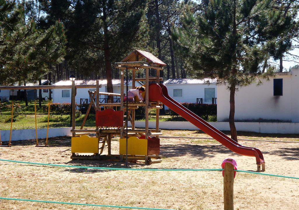 Parque De Campismo Orbitur Sitava Milfontes Hotel Malhadinhas Buitenkant foto
