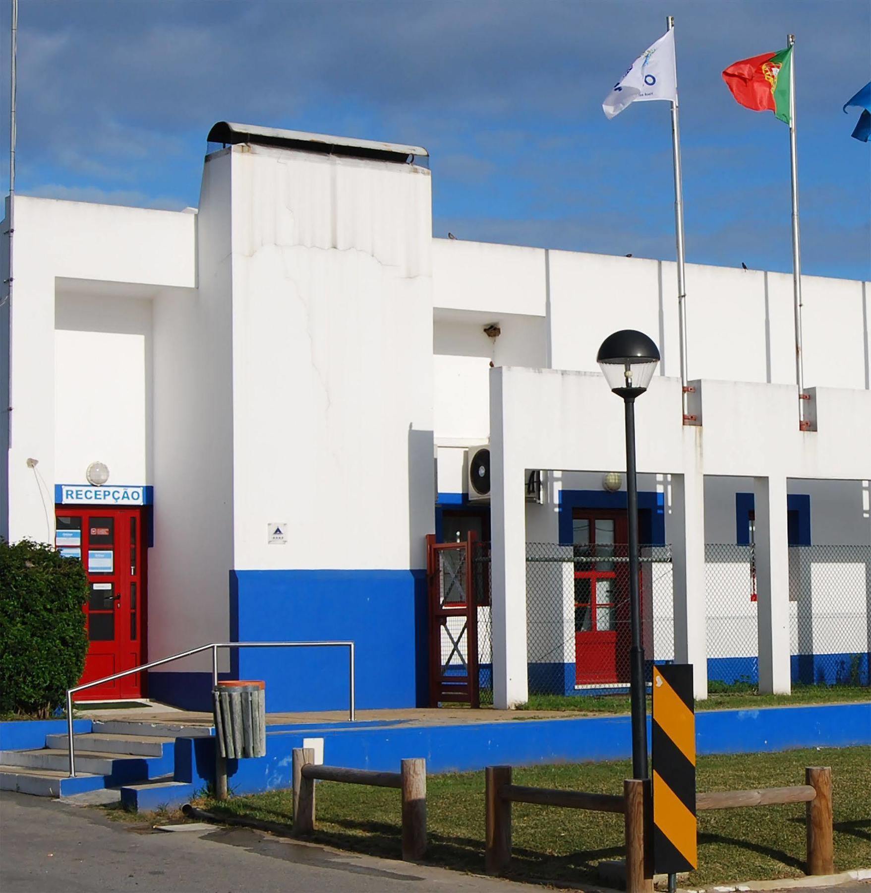 Parque De Campismo Orbitur Sitava Milfontes Hotel Malhadinhas Buitenkant foto