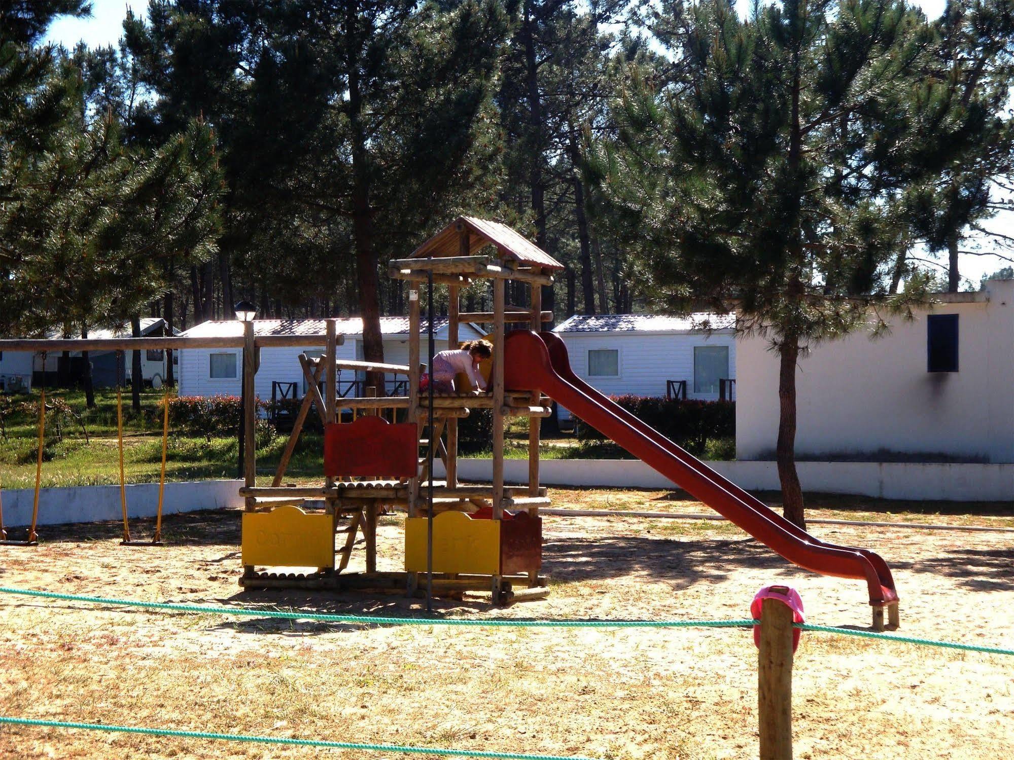 Parque De Campismo Orbitur Sitava Milfontes Hotel Malhadinhas Buitenkant foto