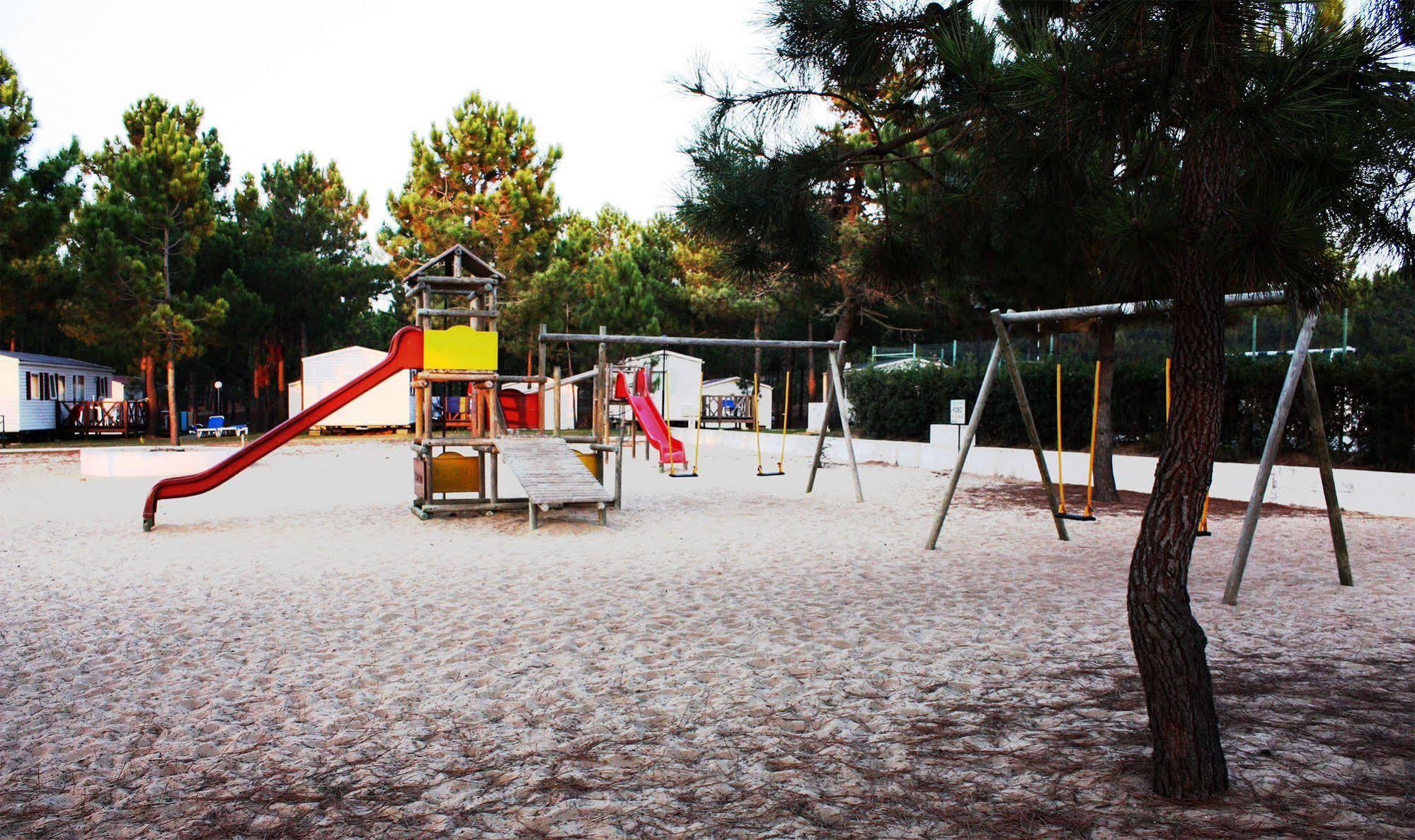 Parque De Campismo Orbitur Sitava Milfontes Hotel Malhadinhas Buitenkant foto